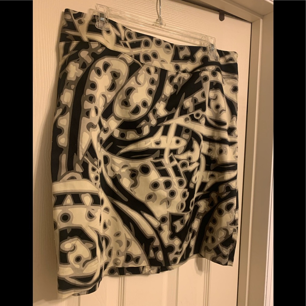 Women’s bold patterned skirt